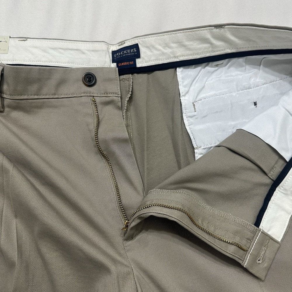 Dockers Easy Khaki Classic Fit Pleated Pants 42x30 NWT Stretch Comfort Tan NWT‎ - Picture 5 of 8